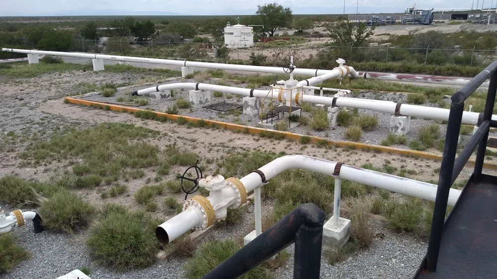 Estación de válvulas en una línea de gas atendida por IPAMEX